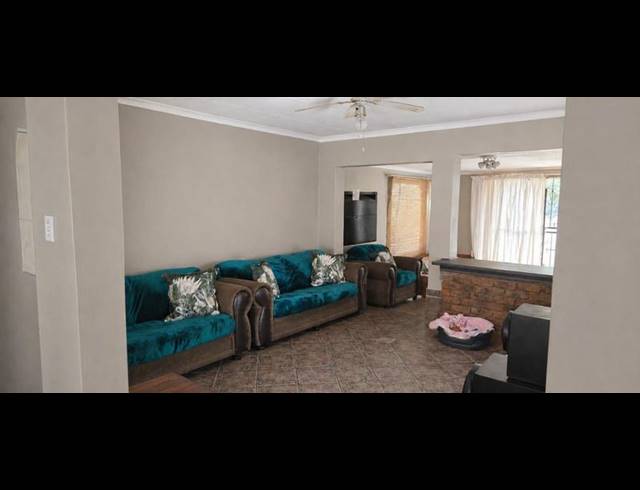 3 BEDROOM HOUSE FOR SALE IN SUIDERBERG
